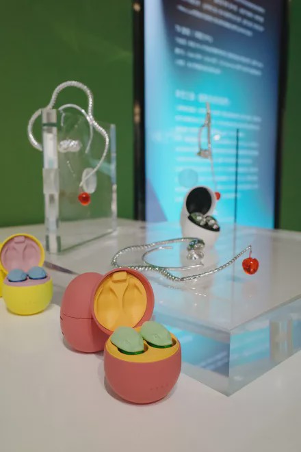 别人夸我耳环漂亮怎么回复,别人说你耳环比人好看你怎么回嘴