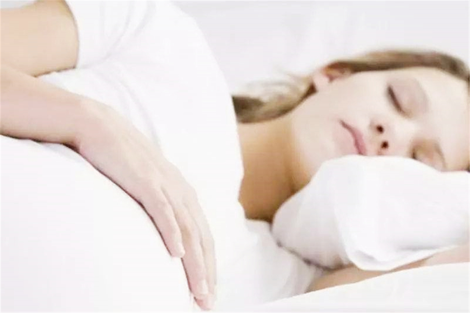 孕晚期左侧睡觉胎动频繁怎么回事,孕晚期左侧睡胎儿胎动频繁怎么办