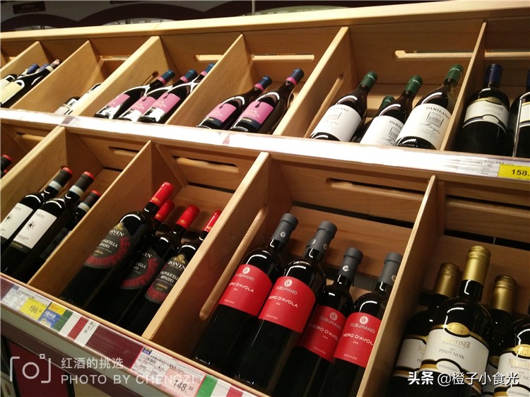 如何辨别一瓶红酒的真假,只看瓶身怎么判断红酒真假