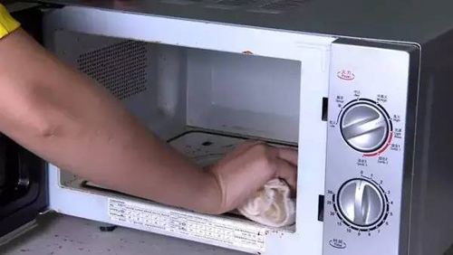 微波炉脏了怎么打扫干净,微波炉太脏了怎么清洗