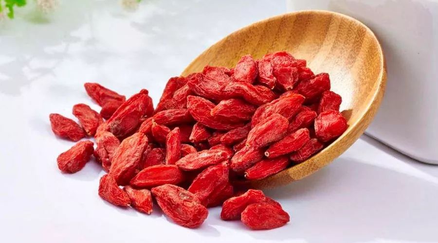 杭白菊和枸杞能用保温杯泡吗,枸杞菊花可以放保温杯里泡吗