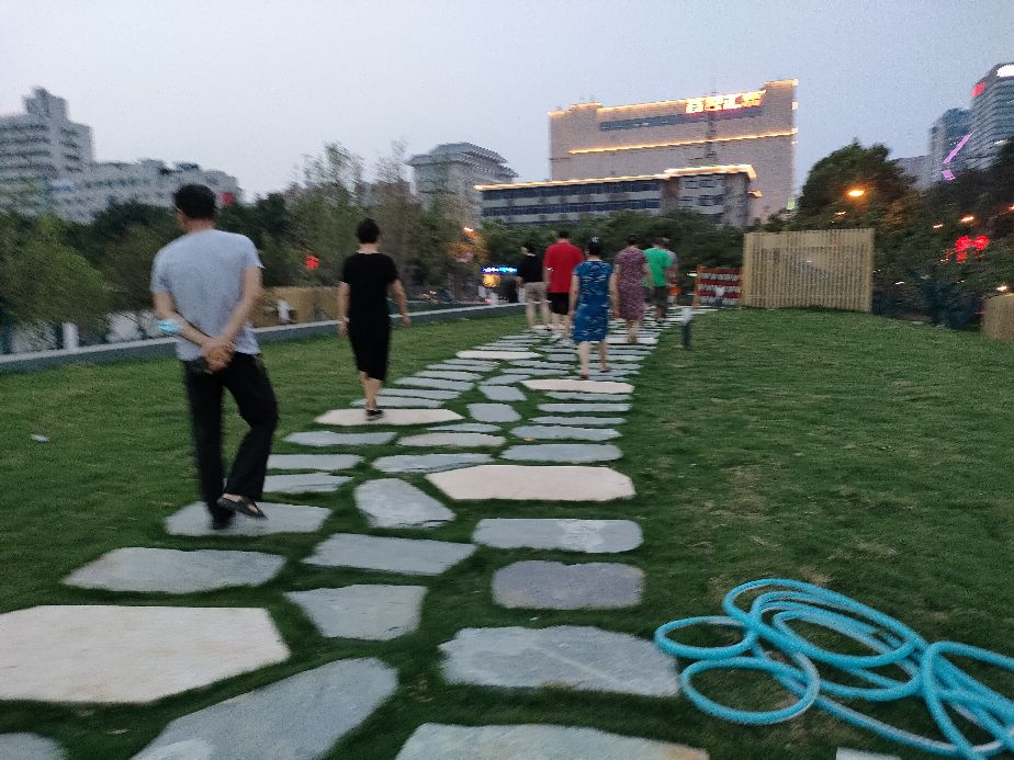 西安市的繁华地方小寨,西安小寨公园有哪些