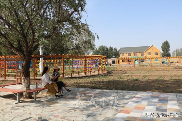 红旗谷里“农家乐”