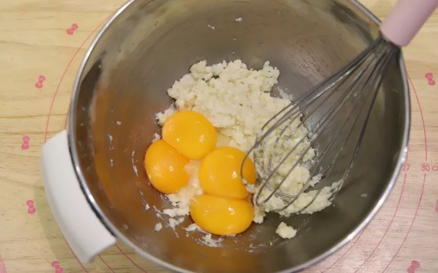 生日蛋糕简单不用烤箱,又简单又漂亮不用烤箱的生日蛋糕