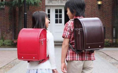 日本小学生几千块钱的书包,日本小学生书包400多块