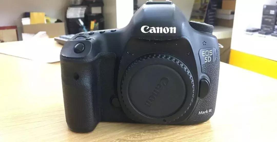 尼康d700与佳能5d3哪个好,尼康d800和佳能5d3对比评测