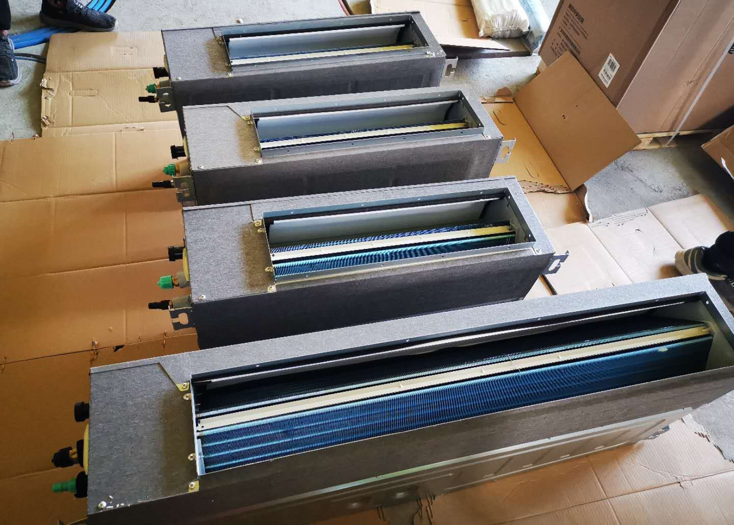 风管机一拖一和两台风管机的区别,风管机和挂机有什么区别呢