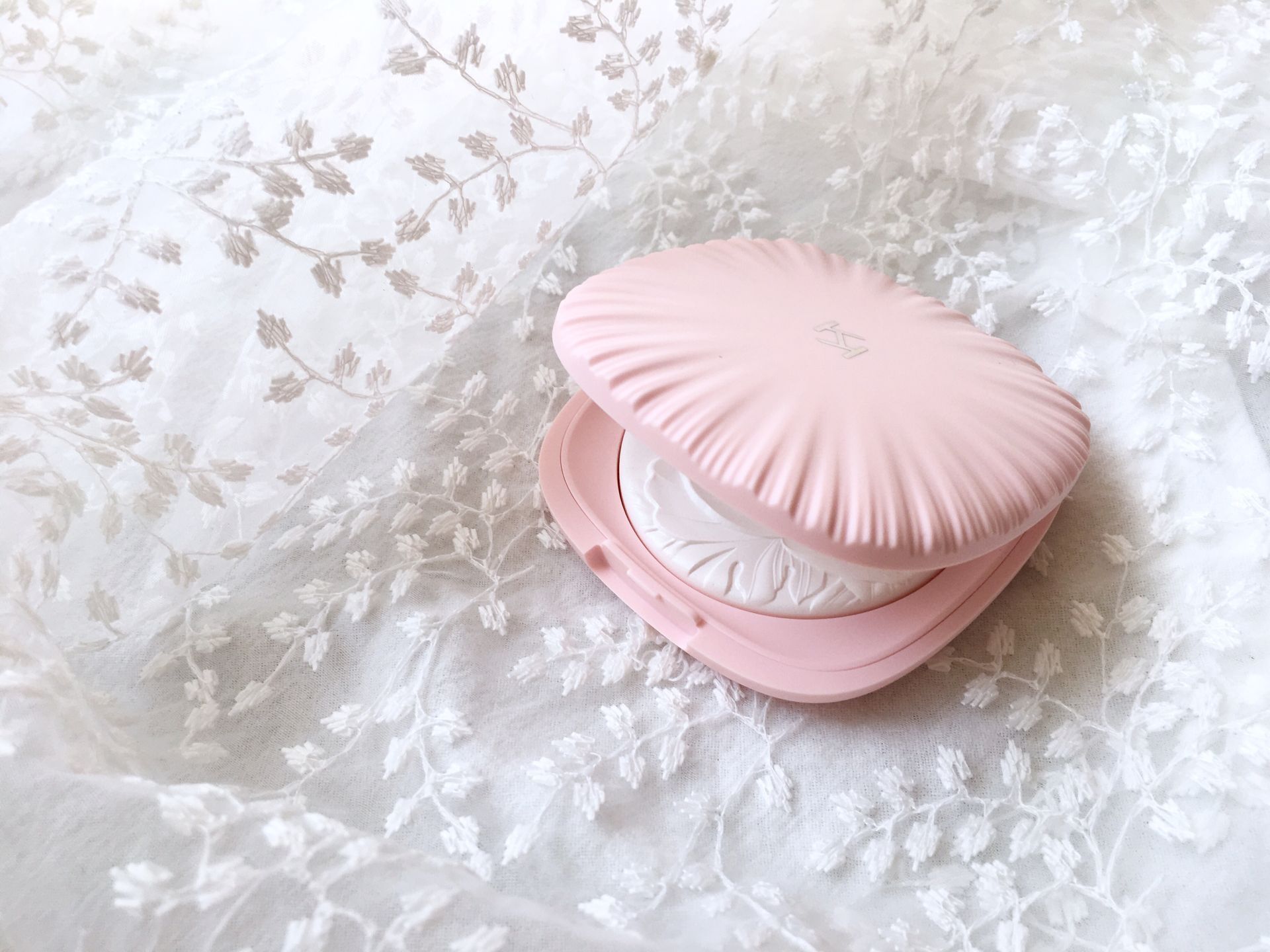 腮红唇膏眼影三合一推荐,欧美风的眼影腮红口红推荐