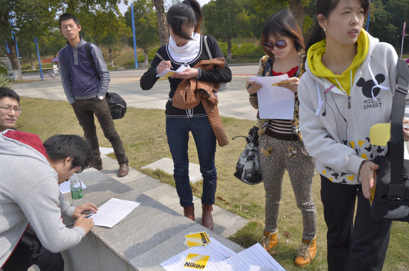 尼康光刻机中国企业 (尼康光刻机和asml区别)