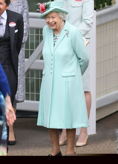 梅根哈里与英女王,英国王室哈里梅根的最新消息