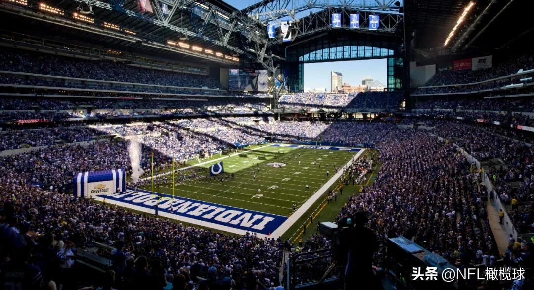 nfl球场上空飞机飞过,nfl球场是什么草皮