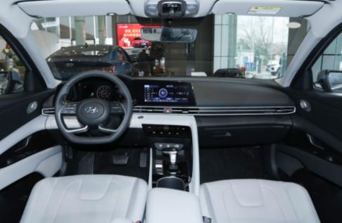 试驾第七代伊兰特,第七代伊兰特和14代轩逸试驾