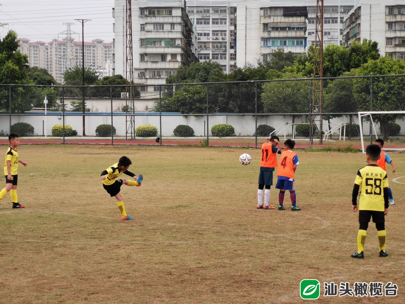 练俊杰2024全国青少年比赛,选拔足球球员技术要全面
