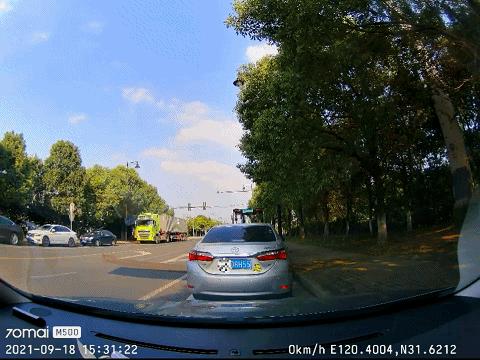 夜视高清行车记录仪最新款,双镜头可远程监控行车记录仪推荐