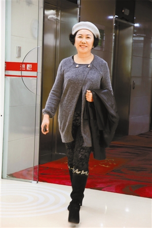 赢家服饰董事长陈灵梅创业历史,赢家时尚创始人陈灵梅照片