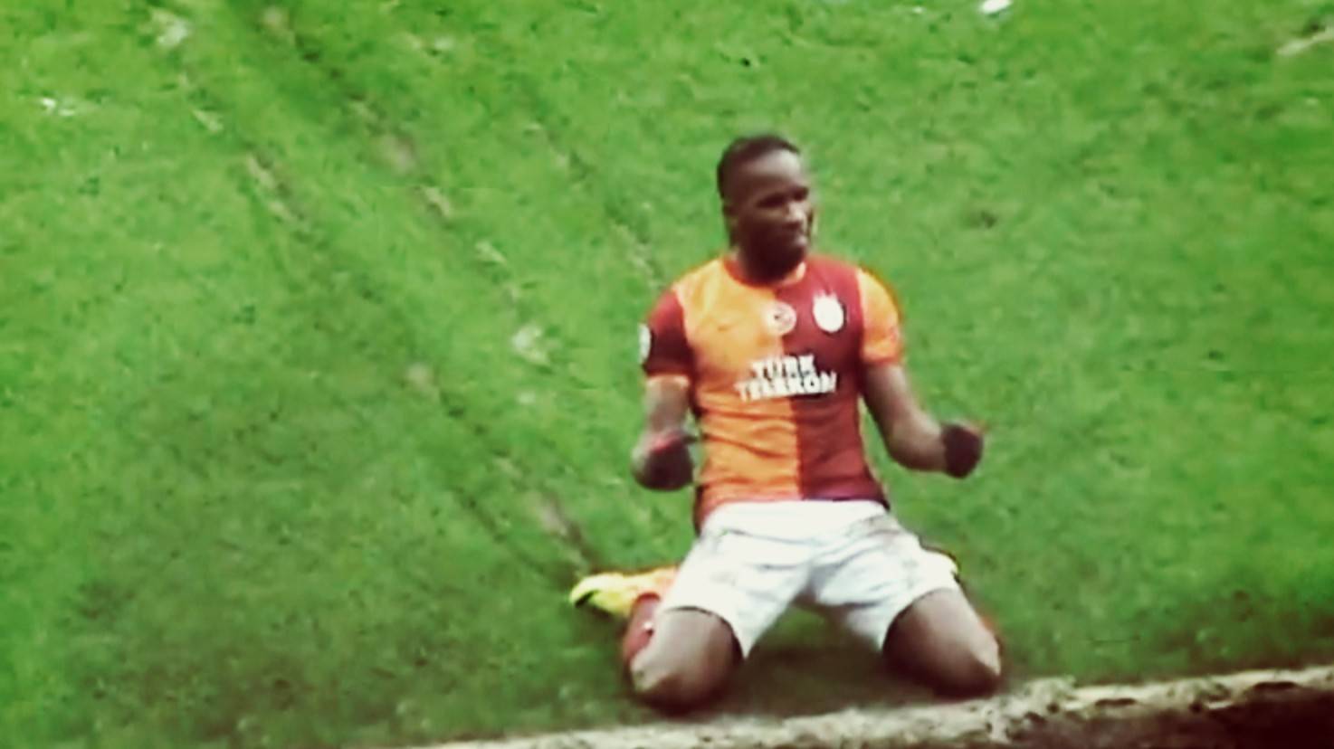 我有一个特别喜欢的老师,一个喜欢足球的体育老师