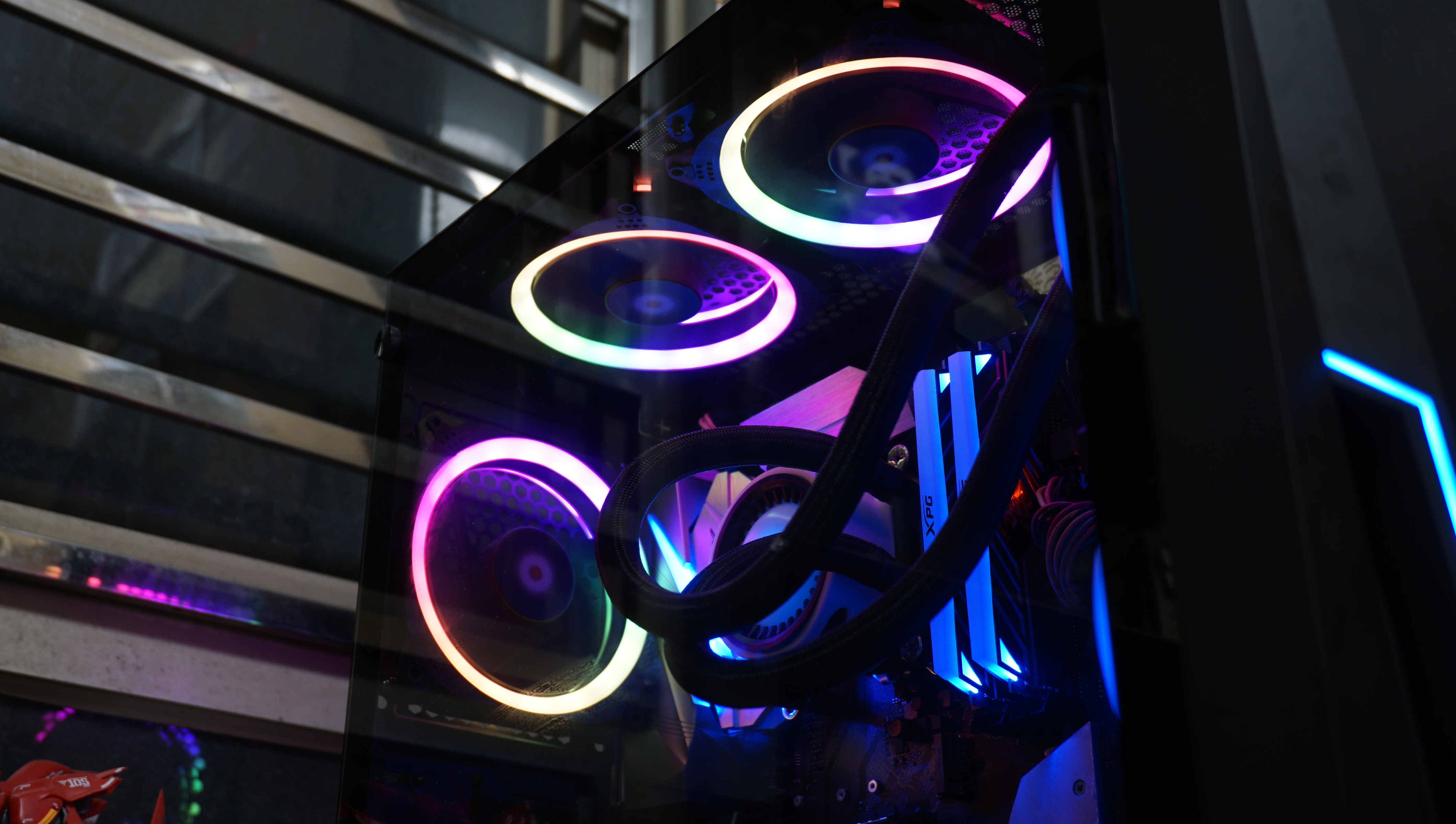 色彩与色彩的碰撞,色与彩