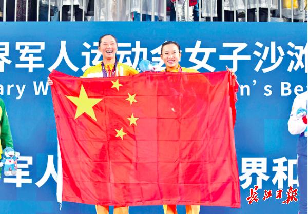 五星红旗你是我的骄傲感人视频,五星红旗你是我的骄傲高燃场面