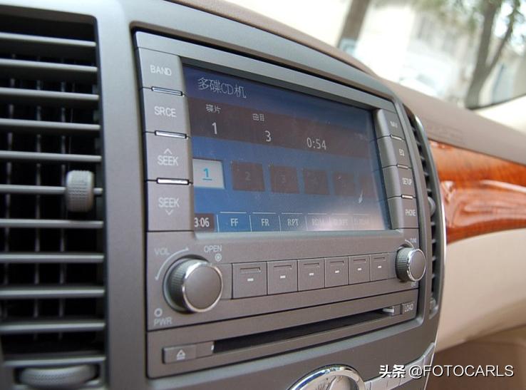 别克老款君越全新车,别克君越老款现在还值得入手么