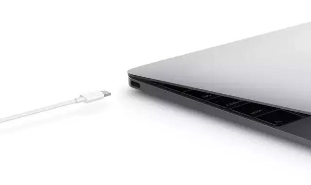 来面试的小姐姐拿出了一款新版笔记本，我去了解了一下……