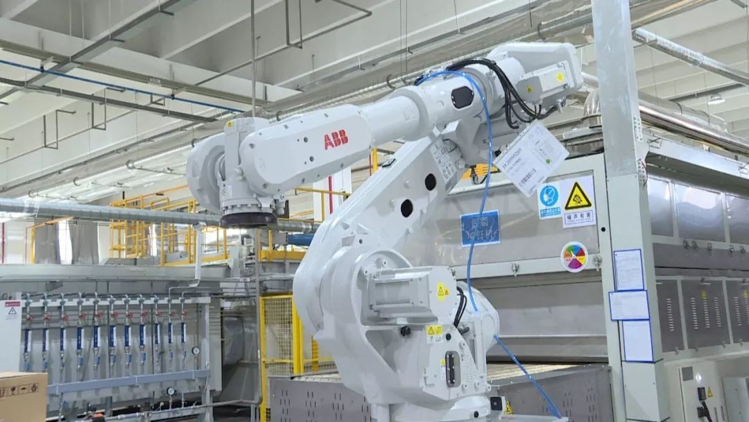 中国制冷部件龙头：赚格力特斯拉的钱，这对绍兴父子身家295亿元