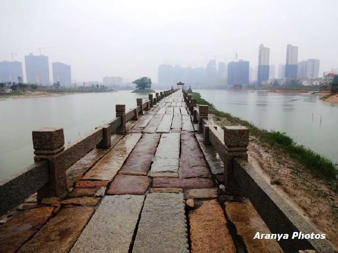 福建晋江安平桥视频,雨中安平桥