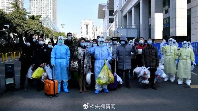 病毒能通过衣物传染吗？会在头发上滞留吗？地铁票会传播病毒吗？这些知识你需要知道