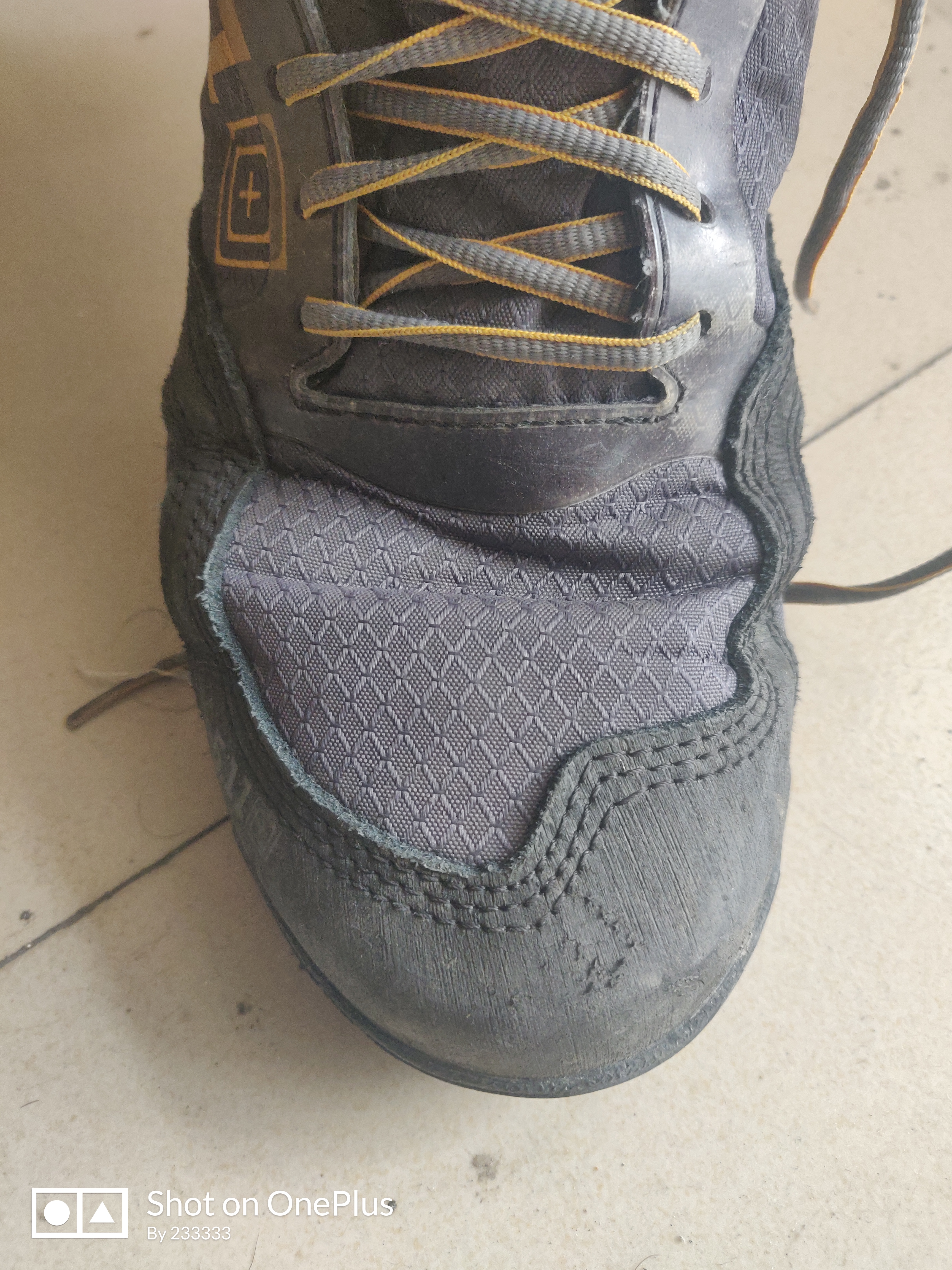 安德玛防水登山战术靴,okiy户外徒步登山战术靴