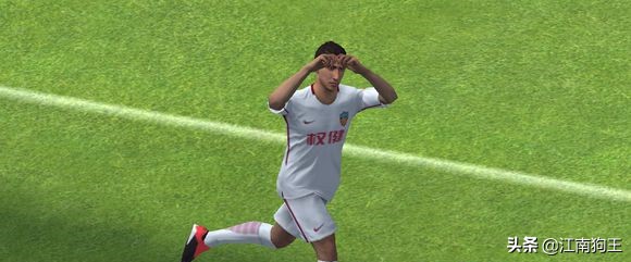 实况足球2020c罗庆祝动作,实况足球手游2024庆祝动作