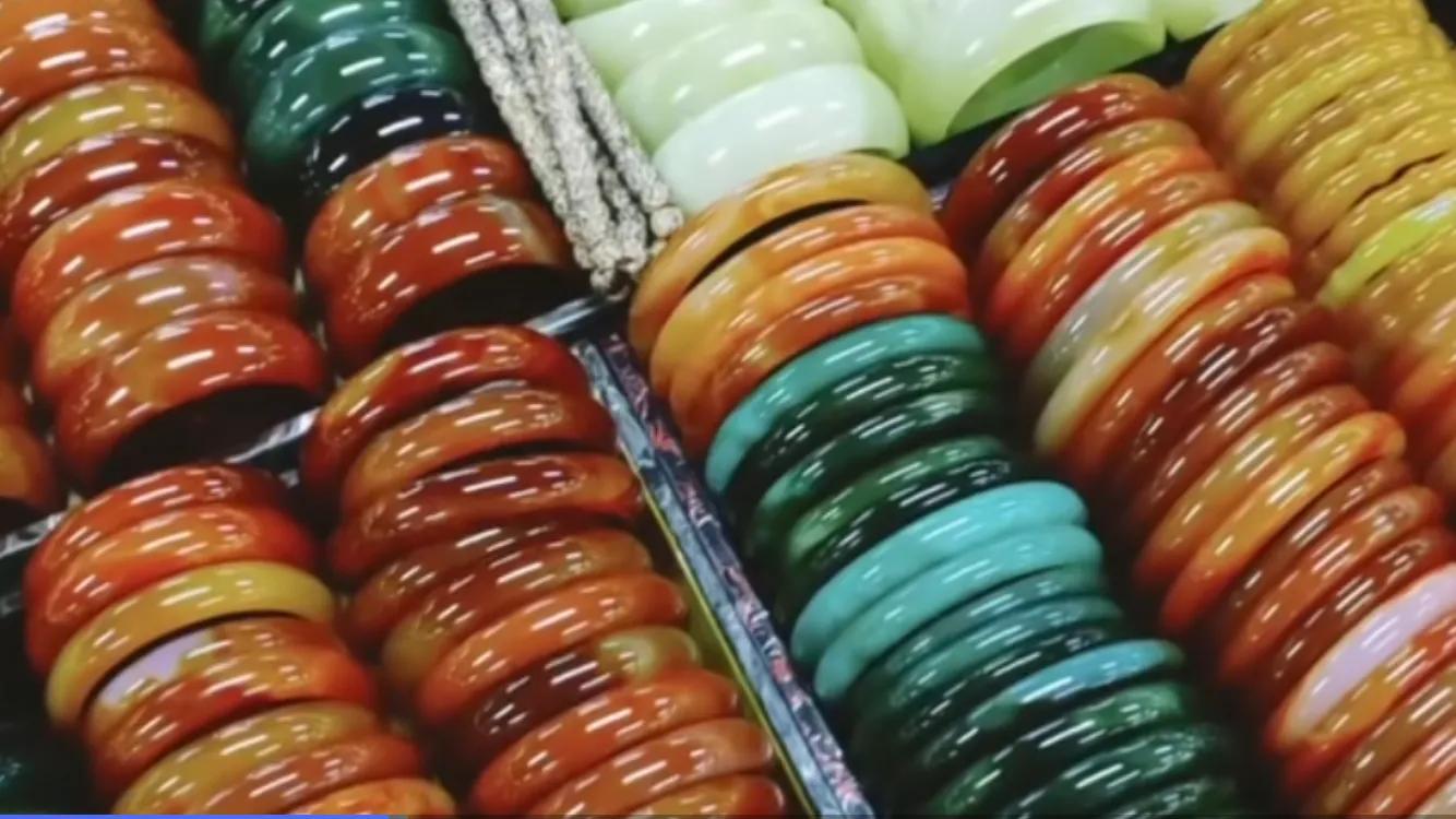 岫岩玉和和田玉有什么区别吗,岫岩的和田玉