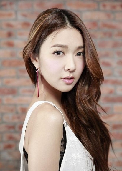 脸上有很多痣的女人代表什么,脸上这4处有痣的女人