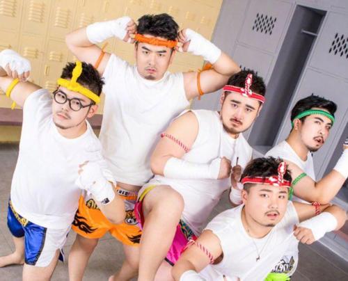 破音、装可爱、塑料兄弟情,他们那么普通却那么自信