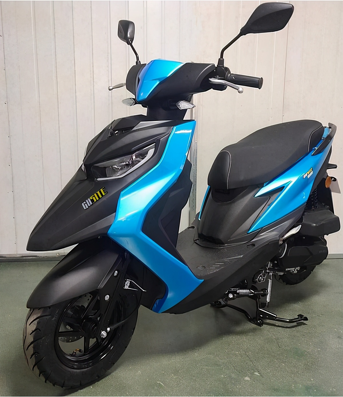 本田踏板pcx160对比155,本田pcx160和铃木150