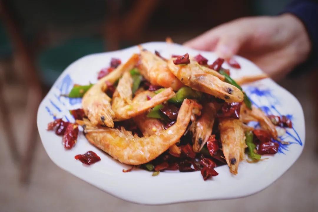 青岛好吃高端的店,青岛有什么很辣很好吃的