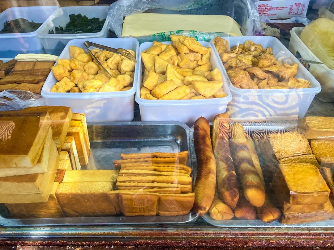 不错挺便宜的早市,附近比较旺的早市