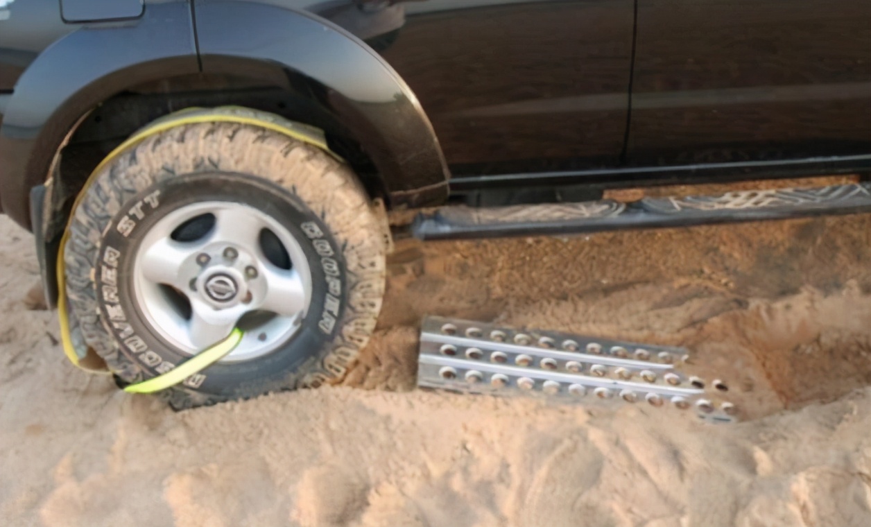 沙漠公路开车的注意事项,新手司机自驾游注意事项