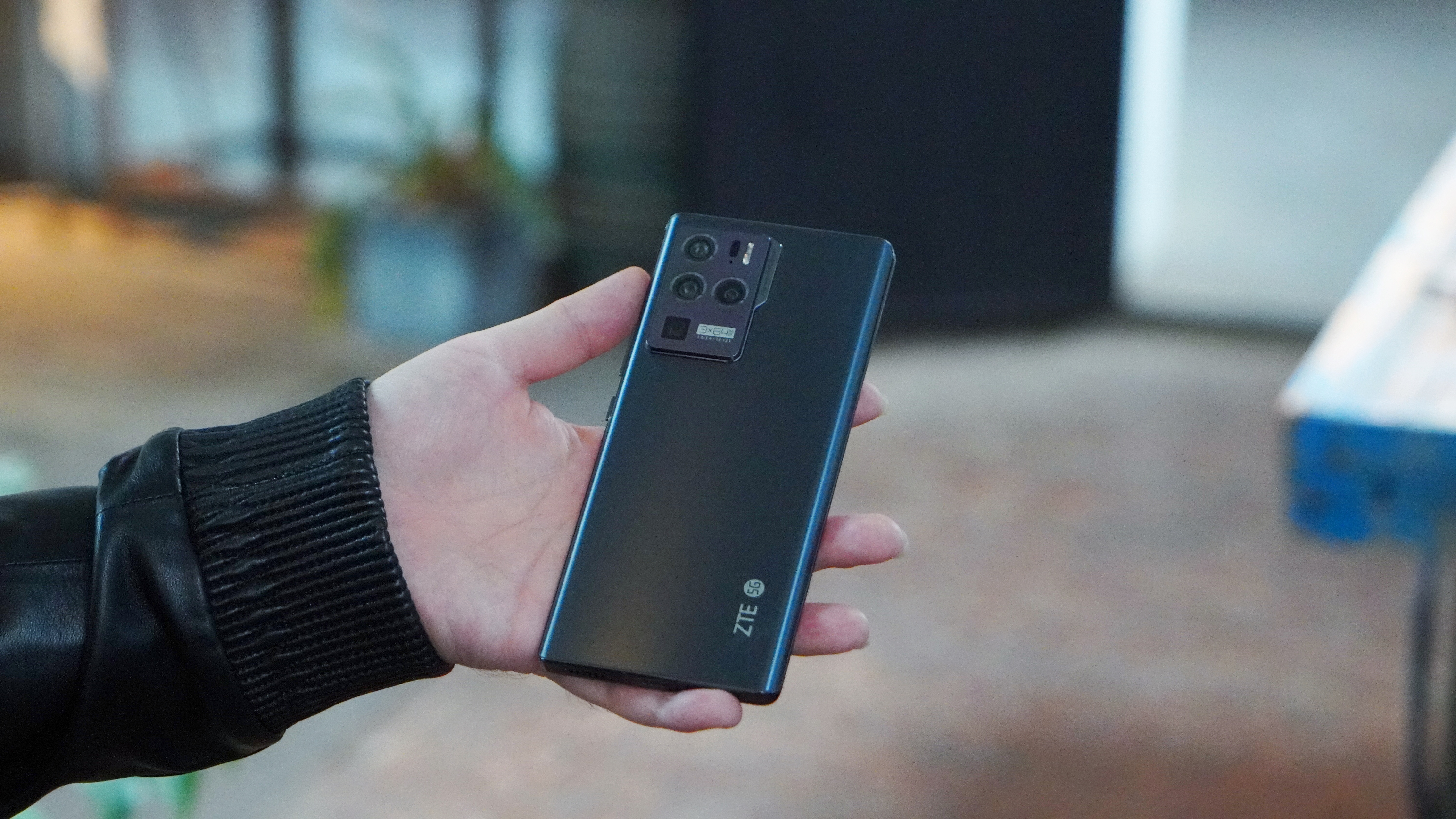 中兴axon30ultra和努比亚z30pro,中兴axon30ultra对比魅族18pro