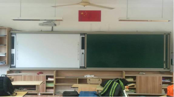 以前的教室黑板vs现在的教室黑板,智慧黑板和智慧记忆黑板