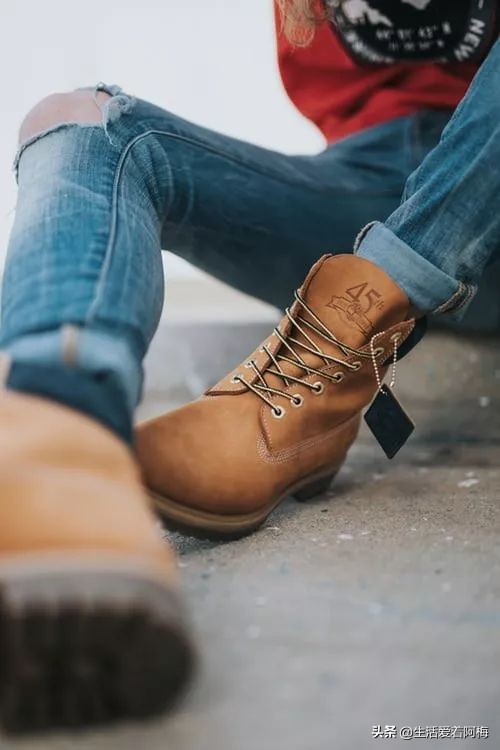 怎么系鞋带才能让鞋带系得更紧实 (教你如何系鞋带最全鞋带穿孔技巧)