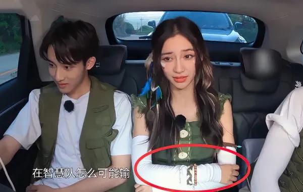 王嘉尔黄旭熙董思成angelababy,王嘉尔董思成跑男