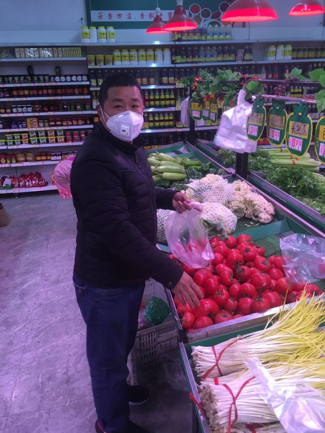 抗击疫情在前线工作人员,奔走在防疫线上的宣传员