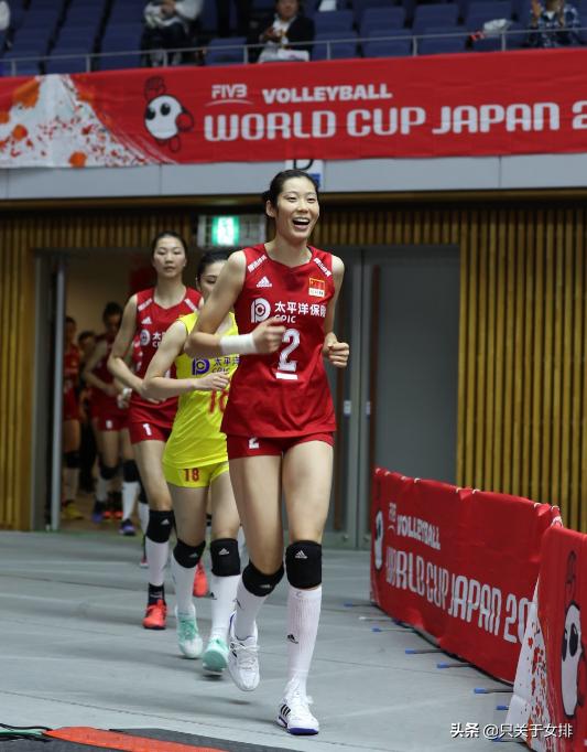 中国女排都有谁穿篮球鞋,中国女排朱婷穿库里球鞋