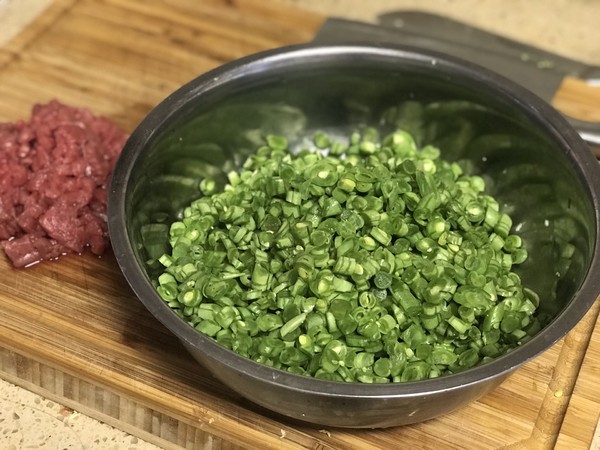 酵母发面太慢？别急，面点师教您“2招”，不到半小时发满盆！