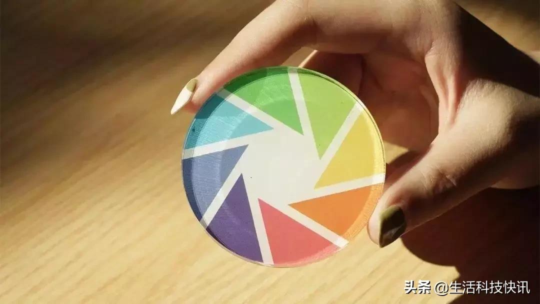 微信个性签名居中显示在朋友圈,朋友圈个性签名如何居中