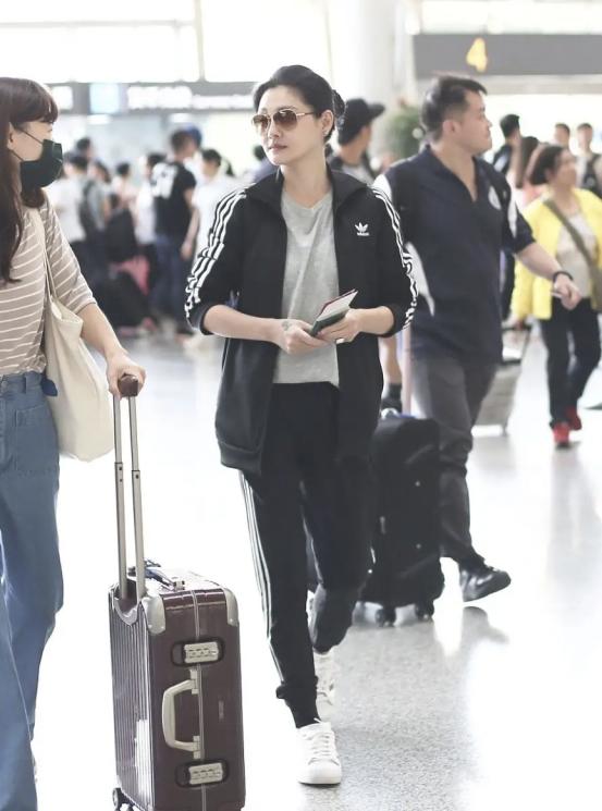 大s徐熙媛穿搭图片,大s徐熙媛娱乐百分百装可爱