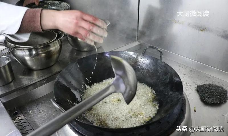 酱香土豆片汤汁浓郁,家常烧土豆百吃不厌的经典菜