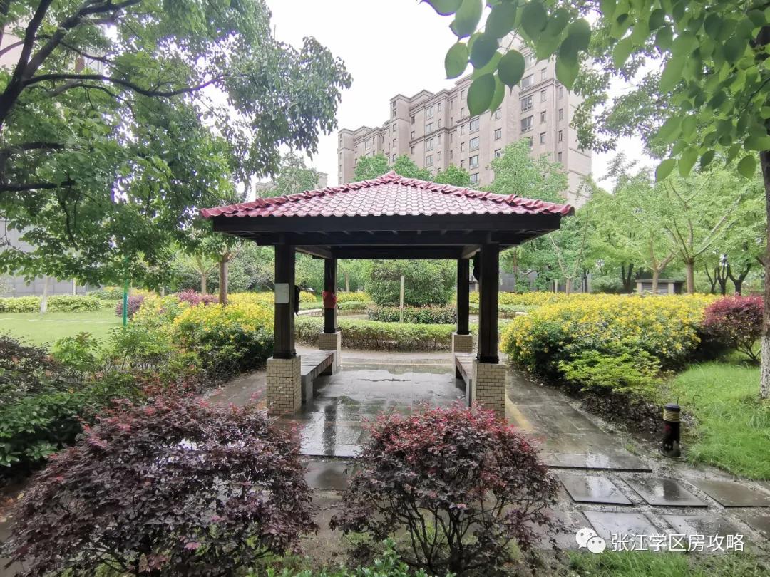 张江汤臣豪园四期，1200W-1400W南北通2房；