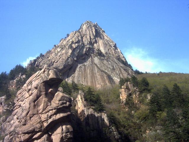 河北承德两座山峰,承德市最神秘的山