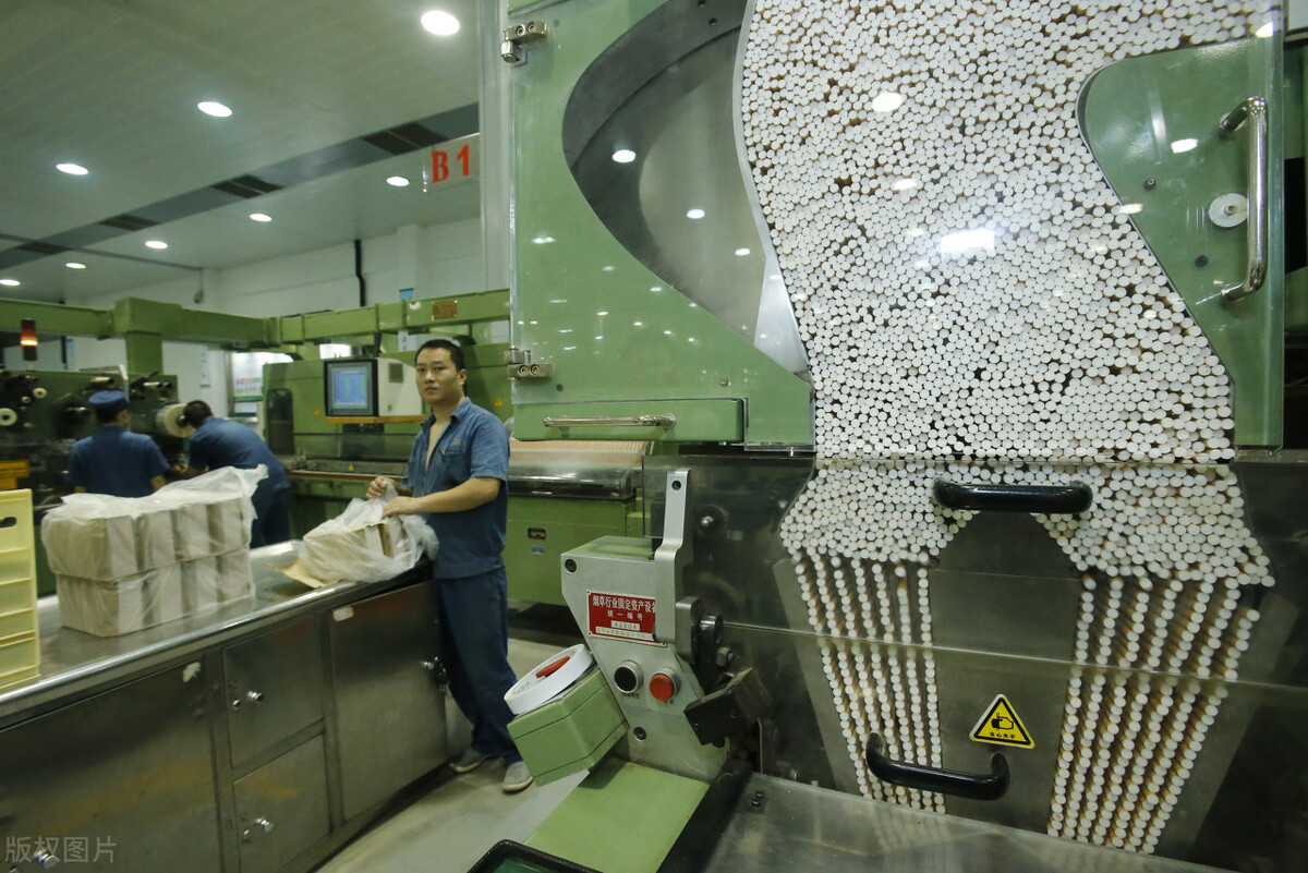 东方夏草细烟多少钱一盒,陇上羊归塞草烟是什么意思