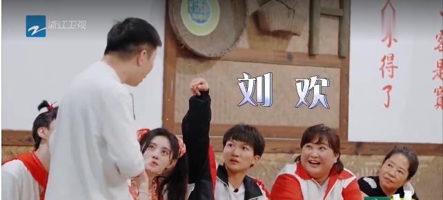 嗜酒、患不死癌症、一人领结婚证，刘欢如何从被封杀成音乐教父？